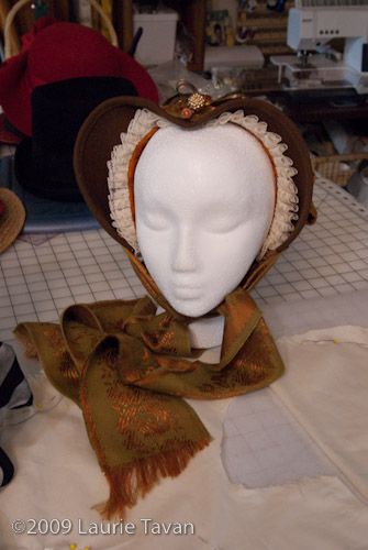 Dickens Fair: bonnets in progress – Laurie Tavan